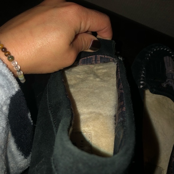 new UGG moccasins sheepskin size 7 black - Picture 8 of 11